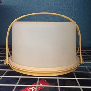 Vintage Tupperware Cake Holder